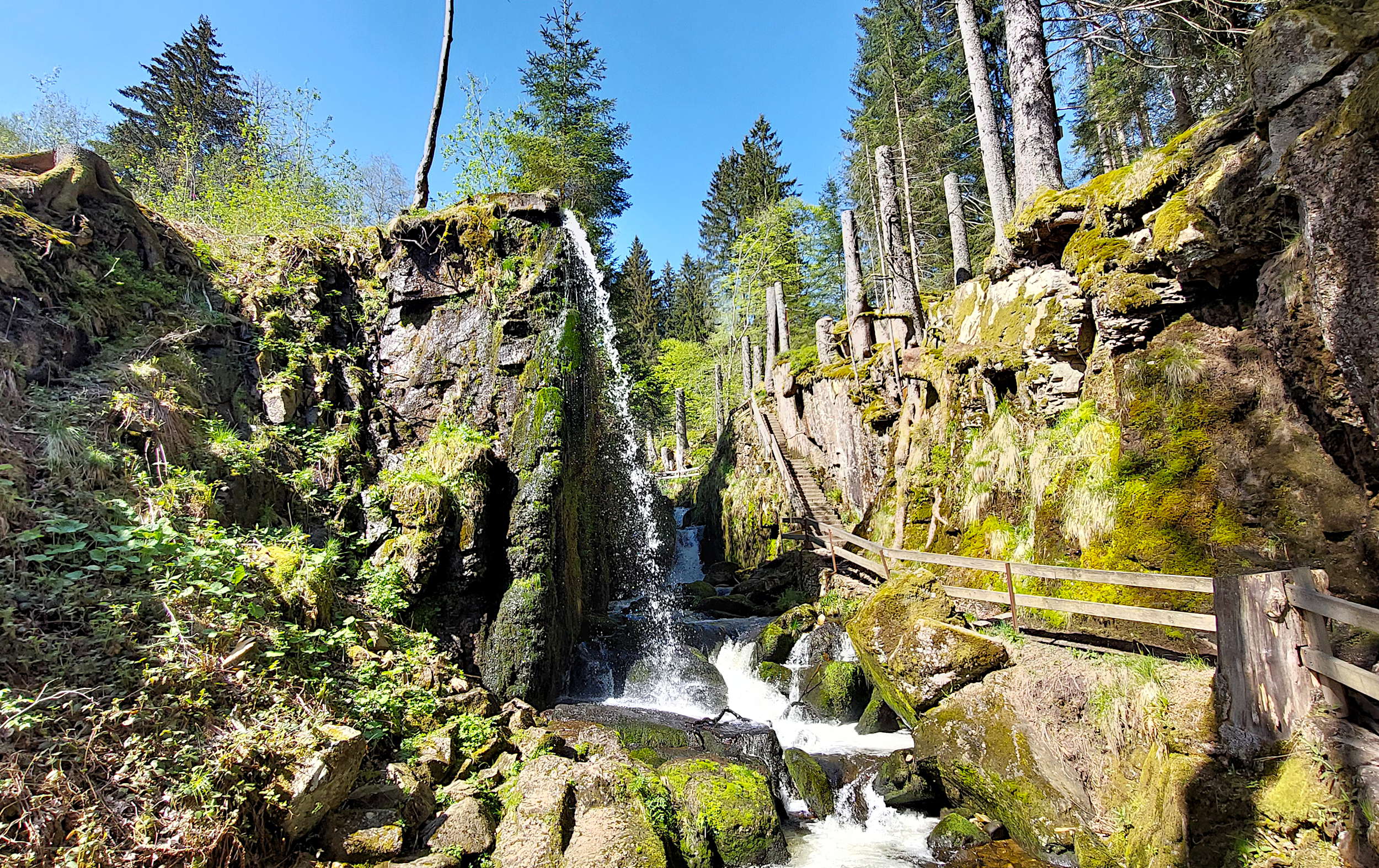Drohne, Drohnenfoto, Luftbildfoto, Videografie, Fotografie, Fotoflug, Fotodrohne, 3D Vermessung, Dachvermessung Drohne